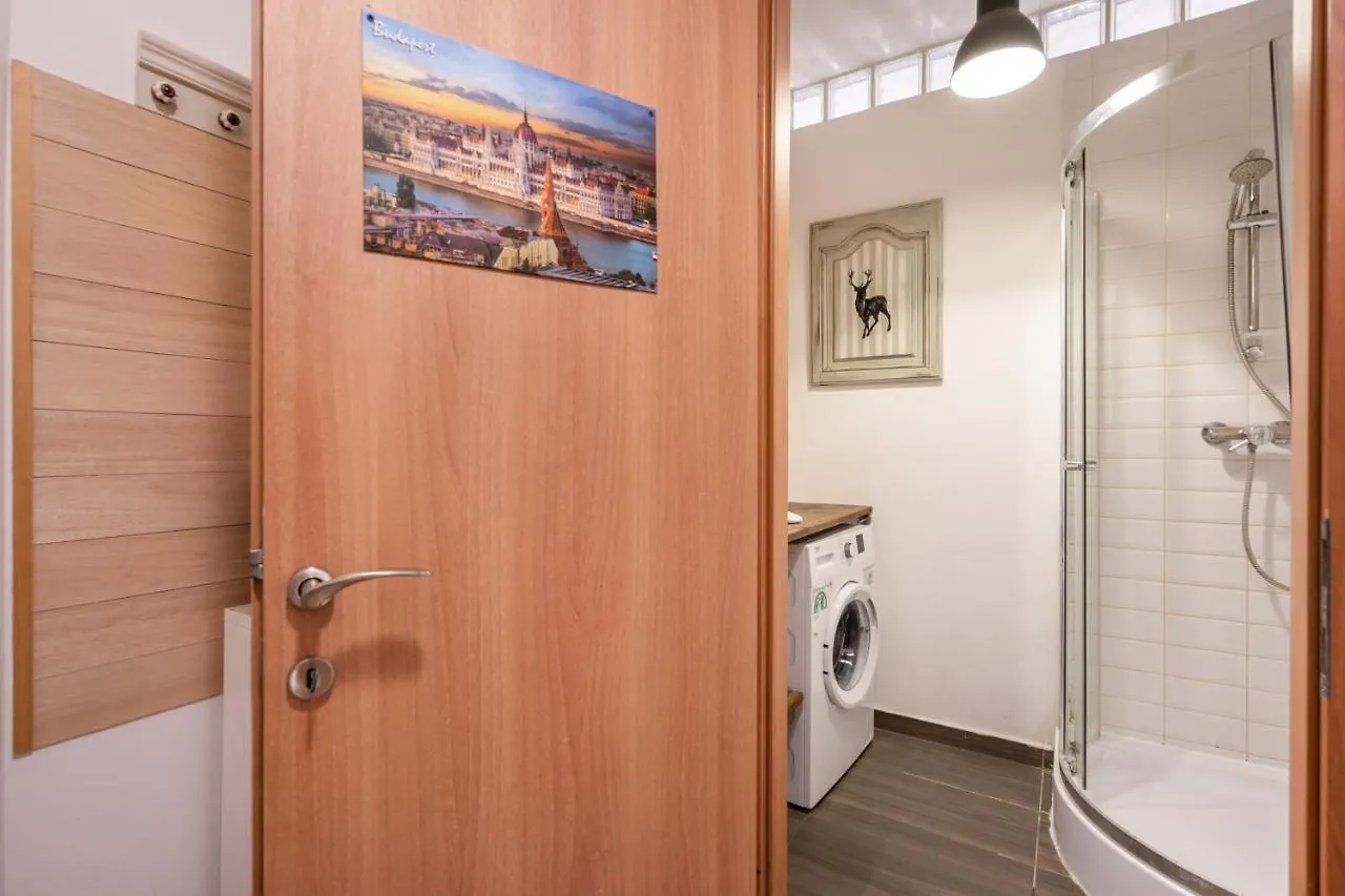 King Care Apartment With A/C Budapest
